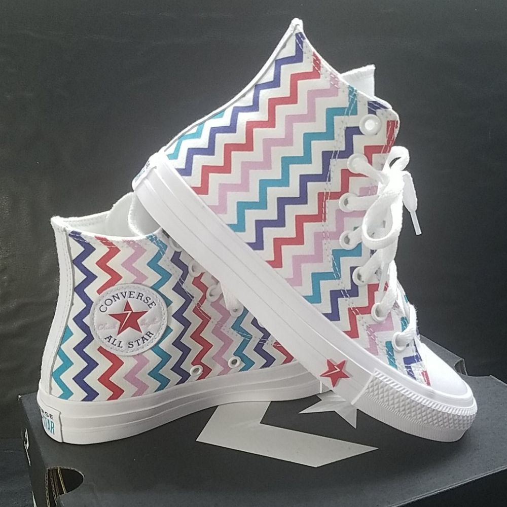 Converse high top BRAND New - Picture 7 of 13